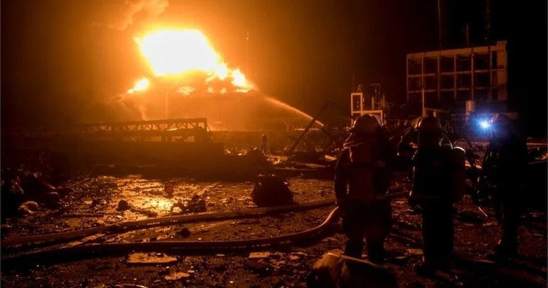 Полиция КНР выясняет причины взрыва на сталелитейном заводе
