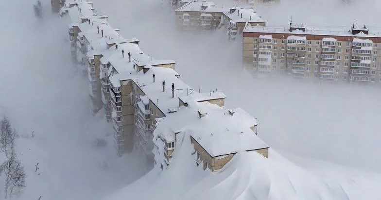 Görüntülər mübahisə yaratdı: Süni intellektdirmi? Rəsmi fotolar