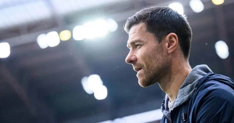 Xabi Alonso karyerasını İngiltərə Premyer Liqasında davam etdirə bilər