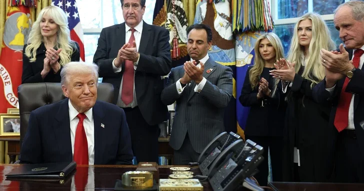 Адвокат Трампа: Вашингтон обсуждает возможность предоставления убежища британским евреям