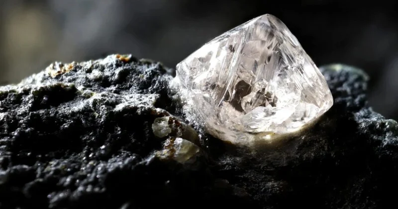 Bu almazların rəy olmadan idxal və ixracına görə cərimələr müəyyənləşir