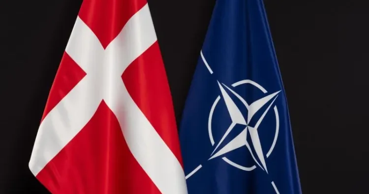 Danimarkanın müdafiə naziri Rütteyə Arktikada NATO missiyası yaratmağı təklif ETDİ