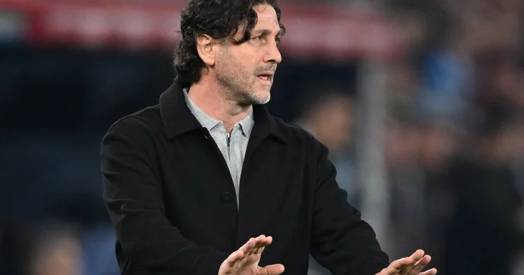 Super Liqa nəhəngi baş məşqçisi ilə yeni müqavilə imzaladı