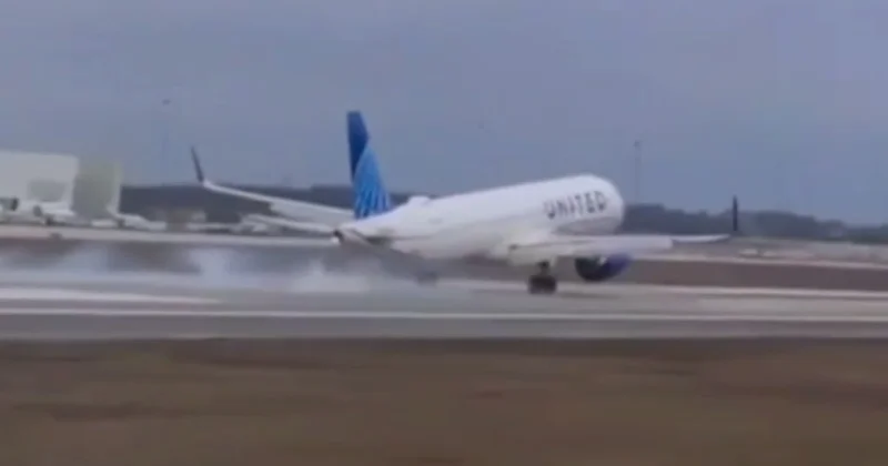 Eniş zamanı sərnişin təyyarəsinin şassisi qopdu ANBAAN VİDEO