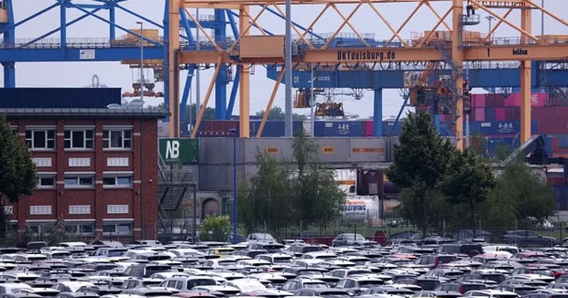 Bloomberg: Акции европейского автопрома обрушились из за угроз Трампа