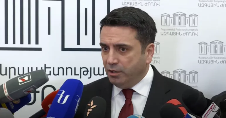 Alen Simonyan Solovyovu təhqir etdi Kreml təbliğatçısını nəcisə bənzətdi