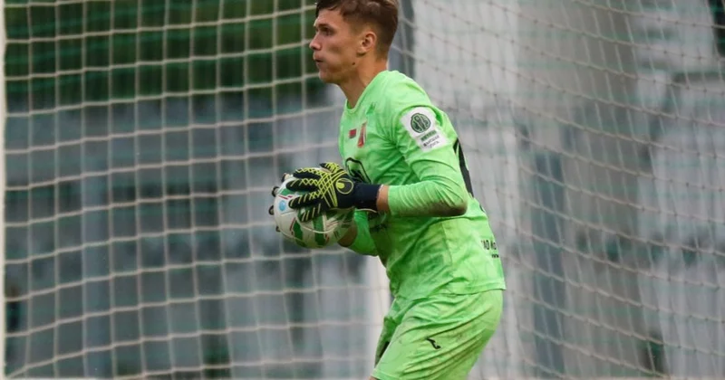 Adı Azərbaycan klubları ilə yanaşı çəkilən qapıçı Qazaxıstanı seçdi