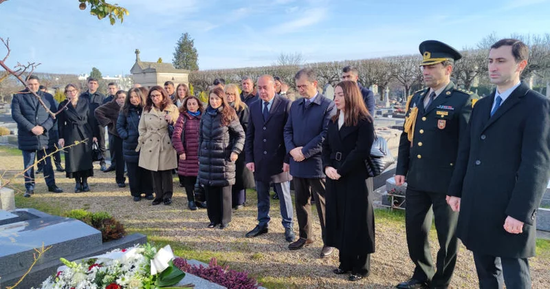 Азербайджанские дипломаты во Франции почтили память жертв трагедии 20 Января ФОТО