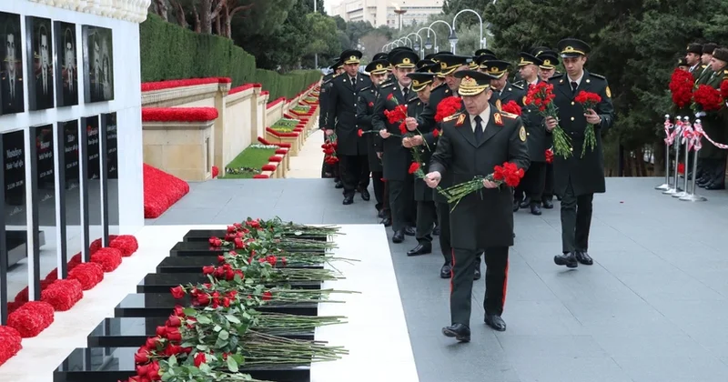 Strateji Obyektlərin Mühafizəsi Dövlət Agentliyinin şəxsi heyəti Şəhidlər Xiyabanını ziyarət edib FOTO