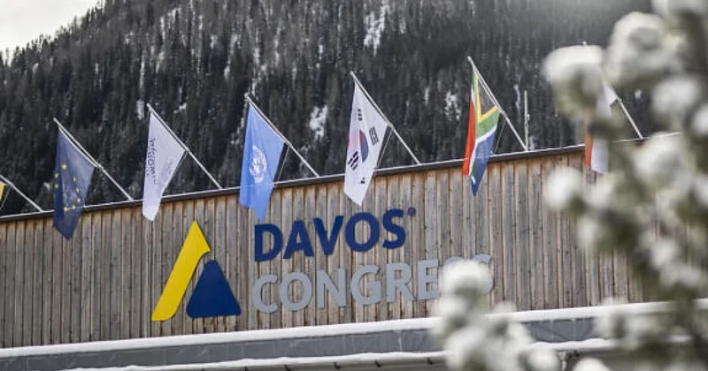 Украину в Давосе отодвинут Politico