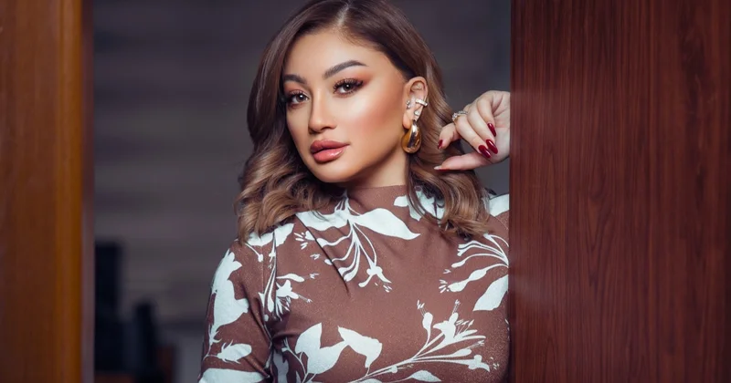 “Yox saydığım iki xanım aparıcı var“