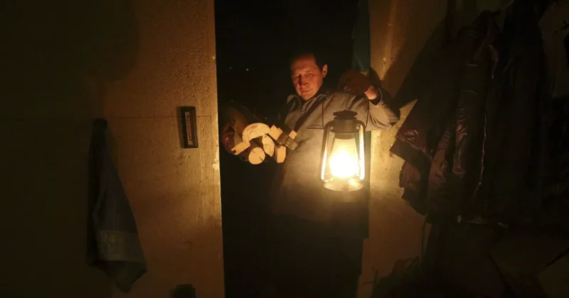 Снегопад в Лерике: 80 сел остались без света