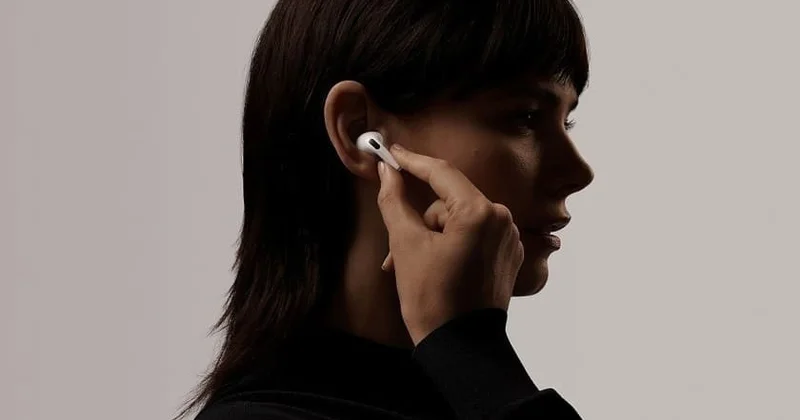 В Дании запретили AirPods на службе из за риска прослушки