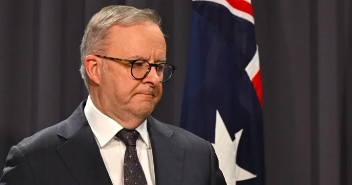 Albeneze Trampın Sülh Şurasında iştirak etmək istəyir