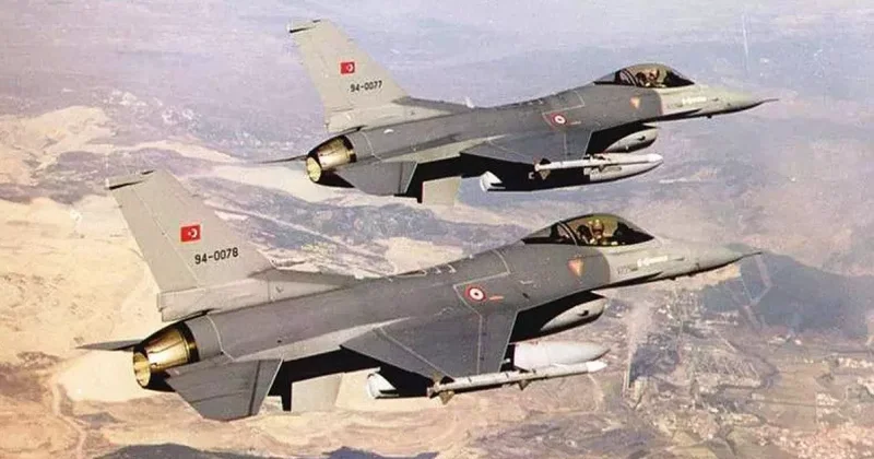 СМИ: Турция задействовала авиацию в боях на севере Сирии