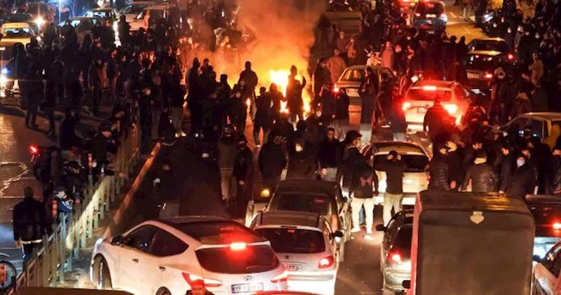 İranda baş verən iğtişaşlarda 250 məktəb və 300 məscid zərər görüb