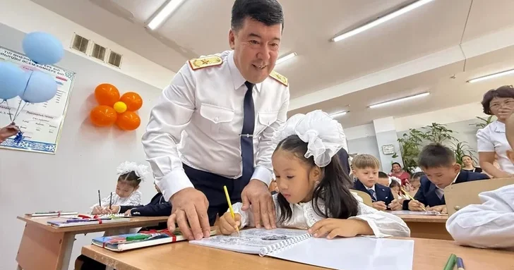 Почему полиция Алматы перешла на усиленный режим в школах?