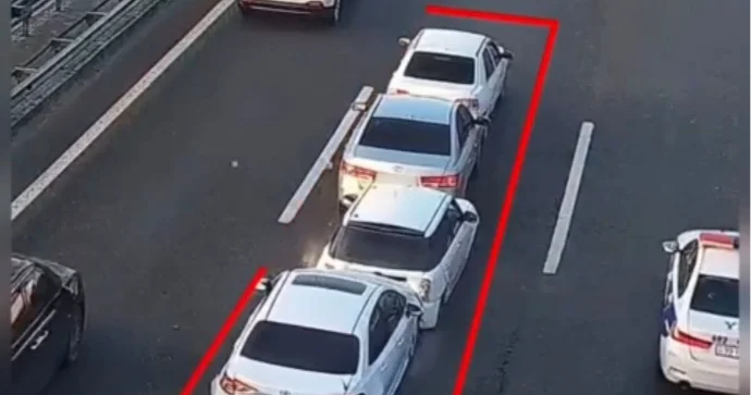 Ara məsafəsinin pozulması zəncirvari qəzaya səbəb oldu VİDEO