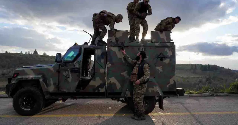 Suriya ordusu Deyr əz Zorun şərq rayonlarına daxil olur