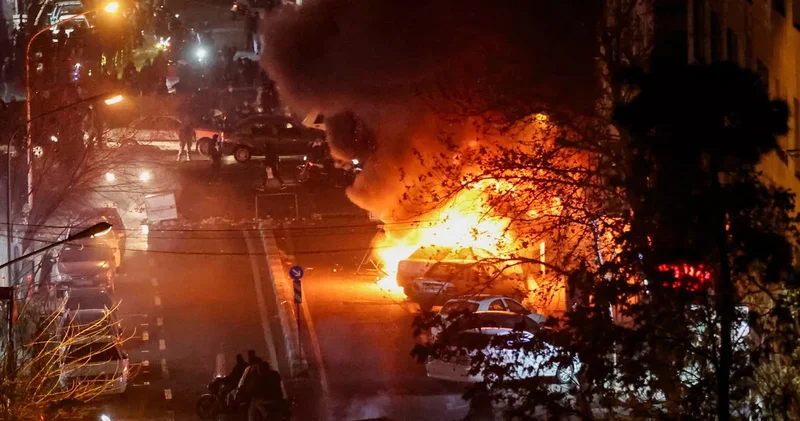 В парламенте Ирана подтвердили гибель людей у баз Басидж и полицейских участков