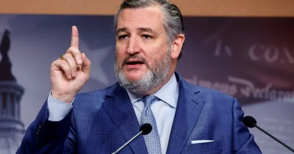 Senator Kruz: “Xamenei ilə vidalaşmağın vaxtıdır”