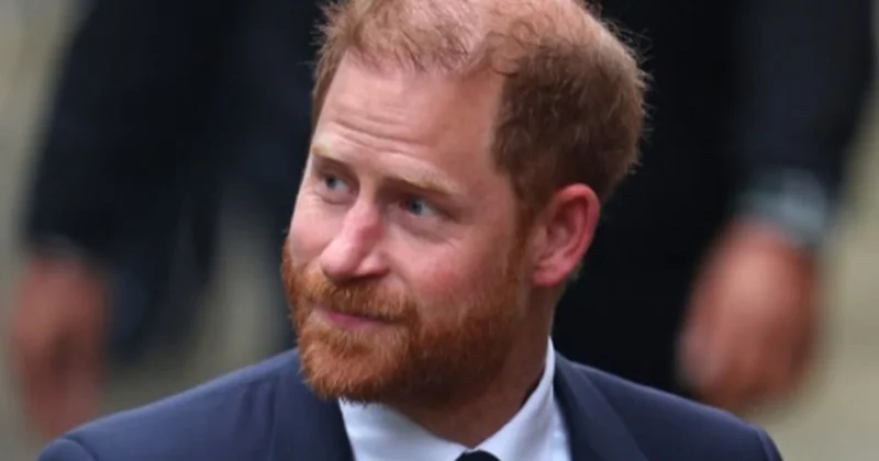 Şahzadə Harri “Daily Mail” nəşriyyatına qarşı məhkəmə prosesində iştirak edir