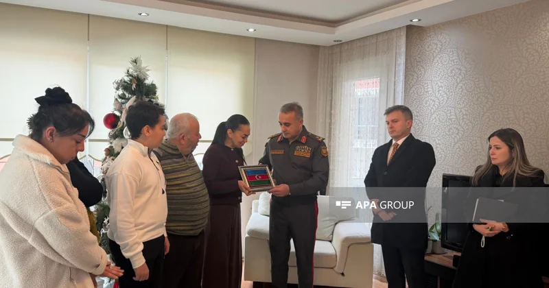 Azərbaycanın Türkiyədəki hərbi attaşesi təyyarə qəzasında şəhid olan hərbçinin ailəsini ziyarət edib