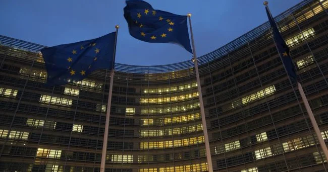 Qrenalndiyaya görə AB ilə ABŞ arasında ticarət münaqişəsi qızışır