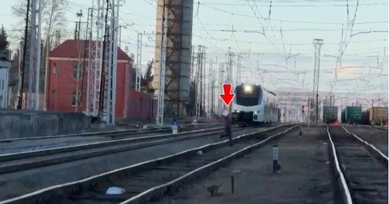 Ötən il qatar qarşısına çıxan 8 nəfər həyatını itirib VİDEO