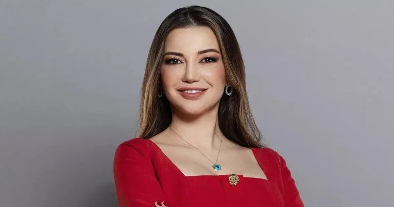 Özünü klinik psixoloq kimi təqdim etdiyi üçün həbs olundu