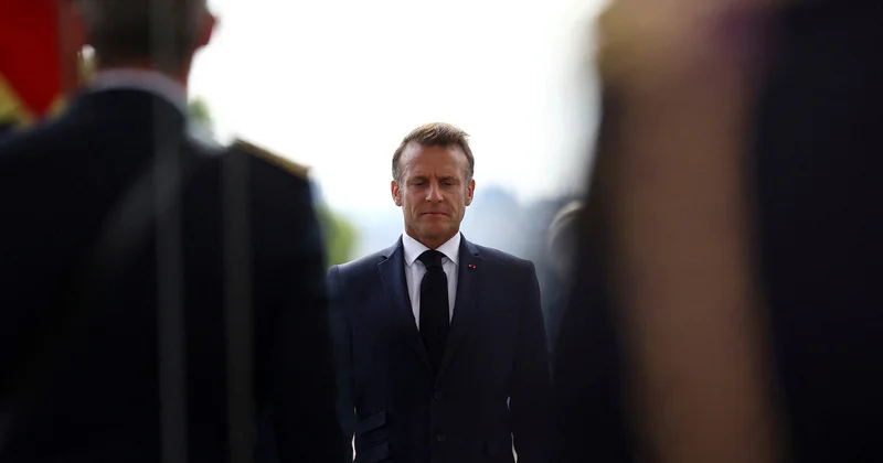 Makron Qrenlandiya ilə bağlı Müdafiə Şurasının iclasını keçirəcək