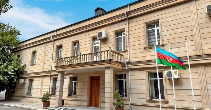 3500 dən artıq hüquq terminin olduğu izahlı lüğət tərtib edilib, kitabxana 502 yeni hüquqi vəsaitlə zənginləşdirilib