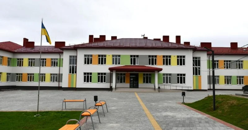 Ukraynada bu əşyaların məktəbə gətirilməsi qadağan olundu