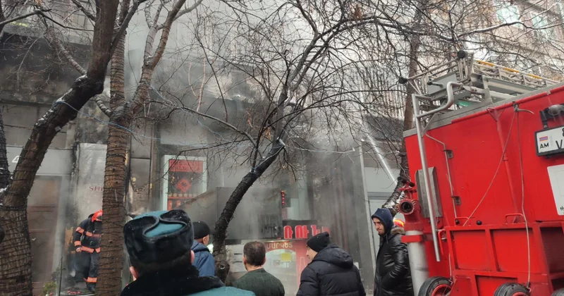 İrəvanın mərkəzində yanğın baş verib