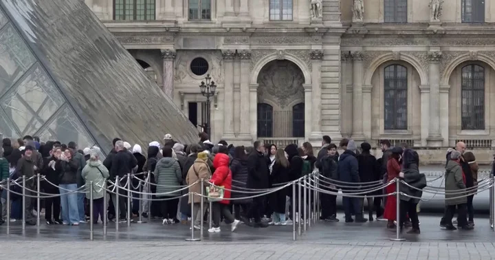 Канадская туристка возмутилась ростом цен на билеты в Лувр