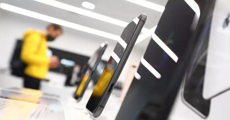 В России рухнул рынок смартфонов