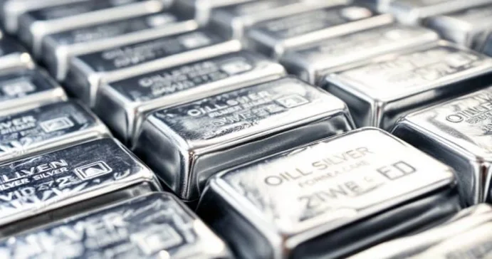 Серебро подорожало на 5% за одно утро