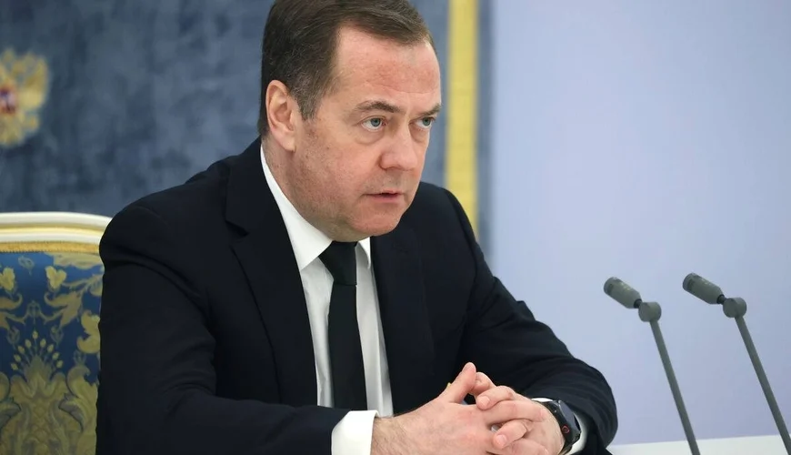 Medvedev: Zelenski Ukrayna münaqişəsinin həllini pozmaq üçün istənilən təxribata hazırdır