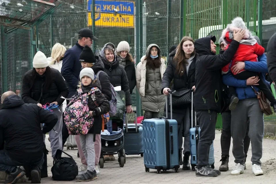 ABŞ ukraynalıların miqrasiya müraciətlərinə baxılması prosesini dayandırıb