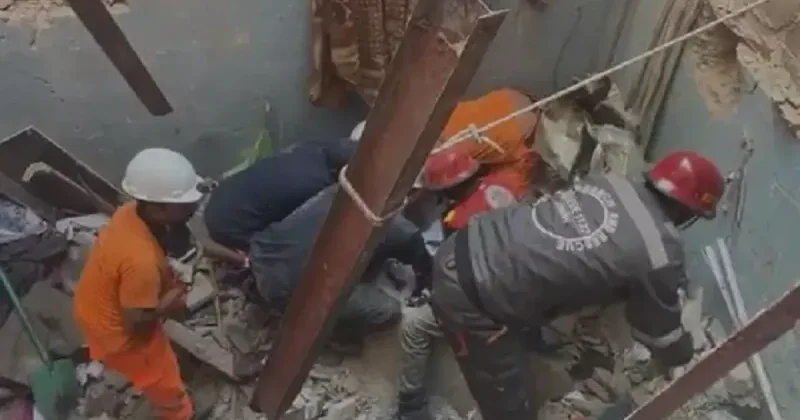 Не менее 16 человек погибли в Пакистане при обрушении здания