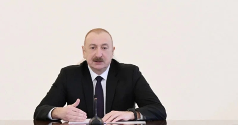 Prezident Sülh Şurasının ilk iclasında iştirak edir