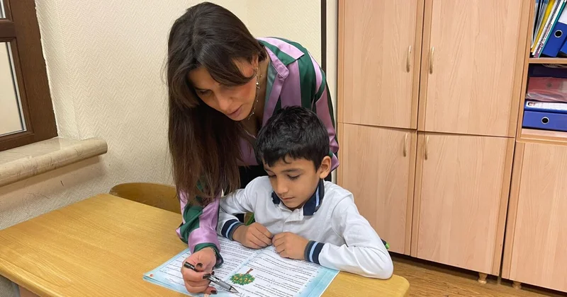 Məktəbdə psixoloq inkişafı yönləndirən mütəxəssisdir PSİXOLOQ DANIŞDI