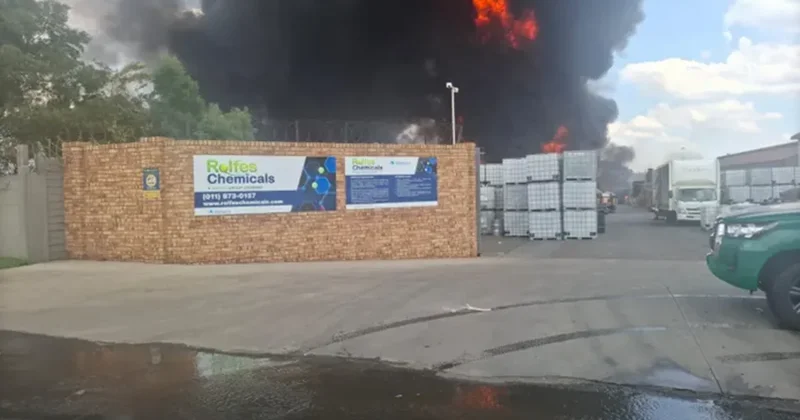 В ЮАР произошли взрывы на химзаводе