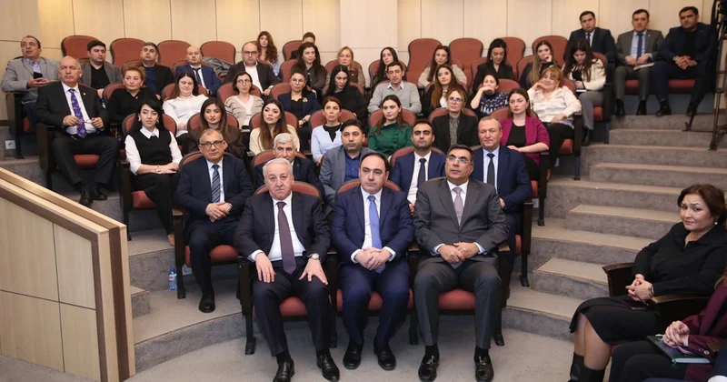 Həmkarlar İttifaqı BANM in 40 tələbəsinə təqaüd verdi Fotolar