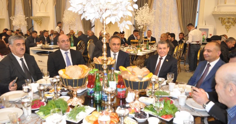 Deputat Bədəl Bədəlov Goranboyda iftar süfrəsi təşkil edib FOTOLAR