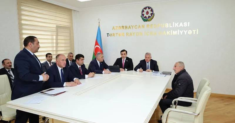 Millət vəkili vətəndaş qəbulunda Fotolar