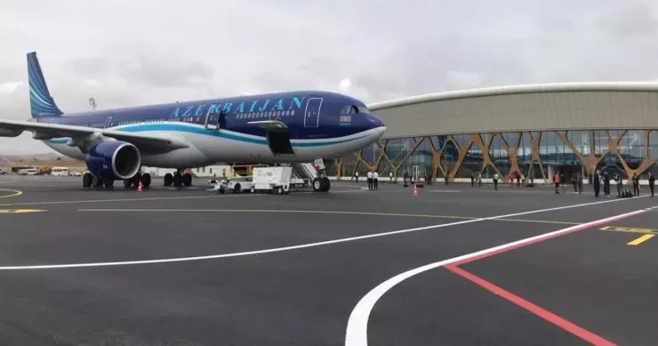 Abdullon Şadiyev Bakı aeroportunda saxlanıldı