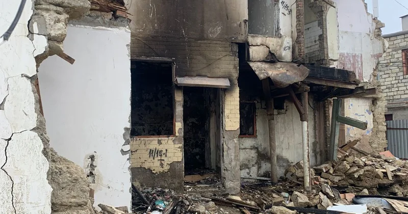 В историческом квартале Баку продолжаются таинственные пожары фото; видео