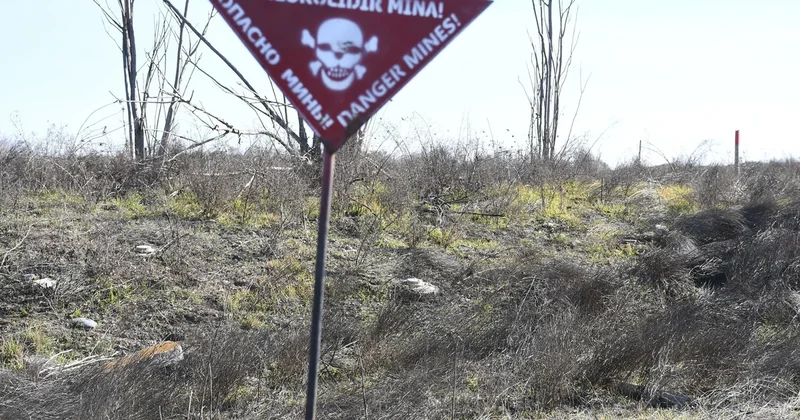 ANAMA: На кладбищах Карабаха и Восточного Зангезура сохраняется минная опасность