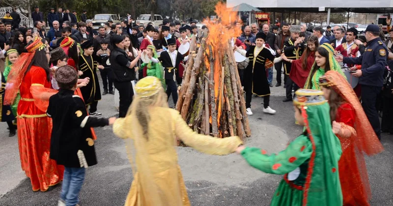 Bahar fəsli Kürdəmirdə coşqu ilə qarşılanır: Novruz tonqalı qalandı